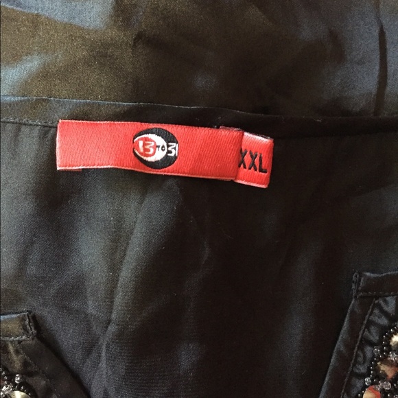 Black Short Women Blouse - Picture 5 of 6